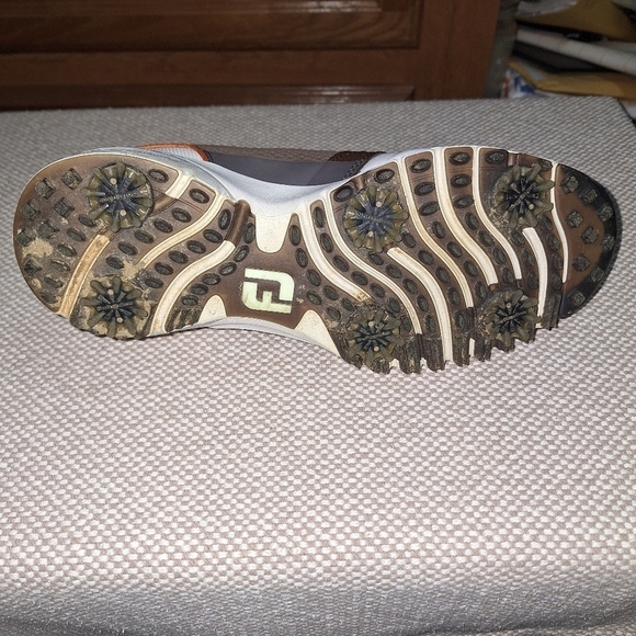 FootJoy Contour Men\'s White and Brown Golf Shoes In A Size 8.5M Great Condition main image 4